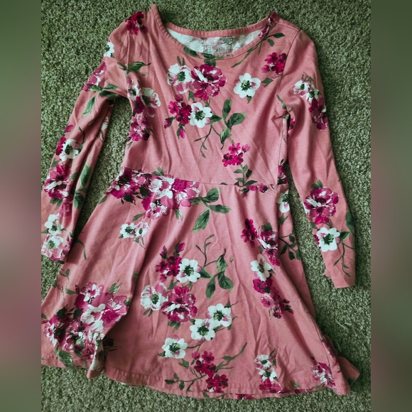 Floral and Heart Patterned Girls Dress Bundle - Picture 4 of 6